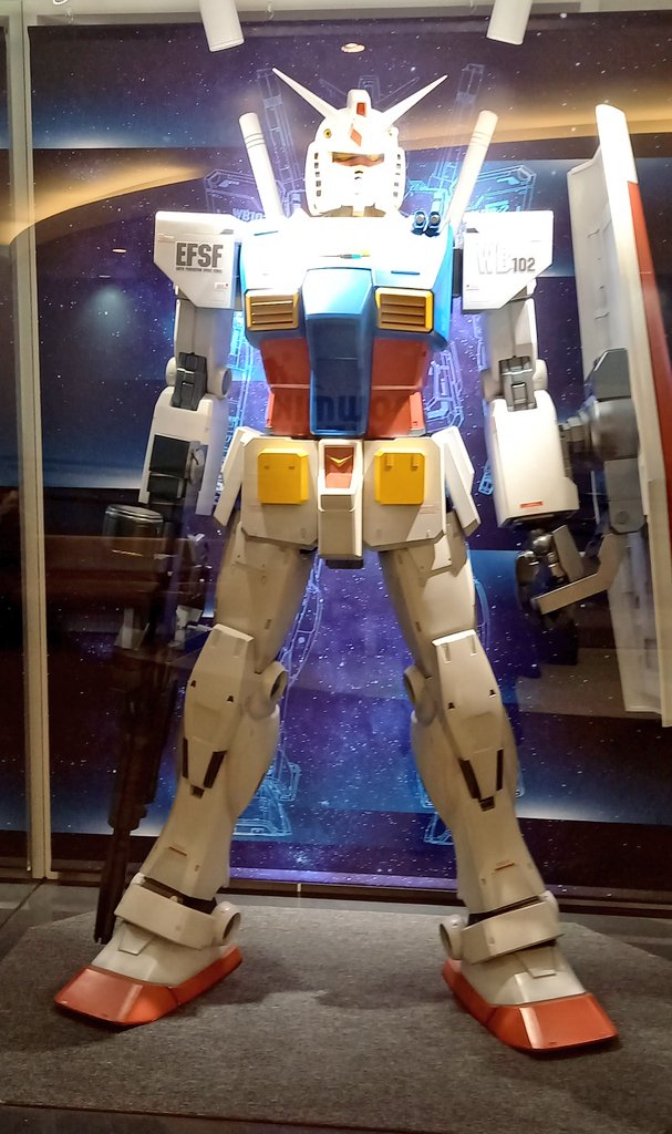 koiko0111's tweet photo. 新千歳空港のガンダムベース行ってきた😊

片道3時間😅
遠かった🤣

ガンダムヴァーチェの箱の大きさにビビって買うのやめようかとしばらく店内をウロウロしたけど結局買った😄

頻繁には来れないから他にキュリオスとデュナメスも購入。 https://t.co/QyeyOvJPpH