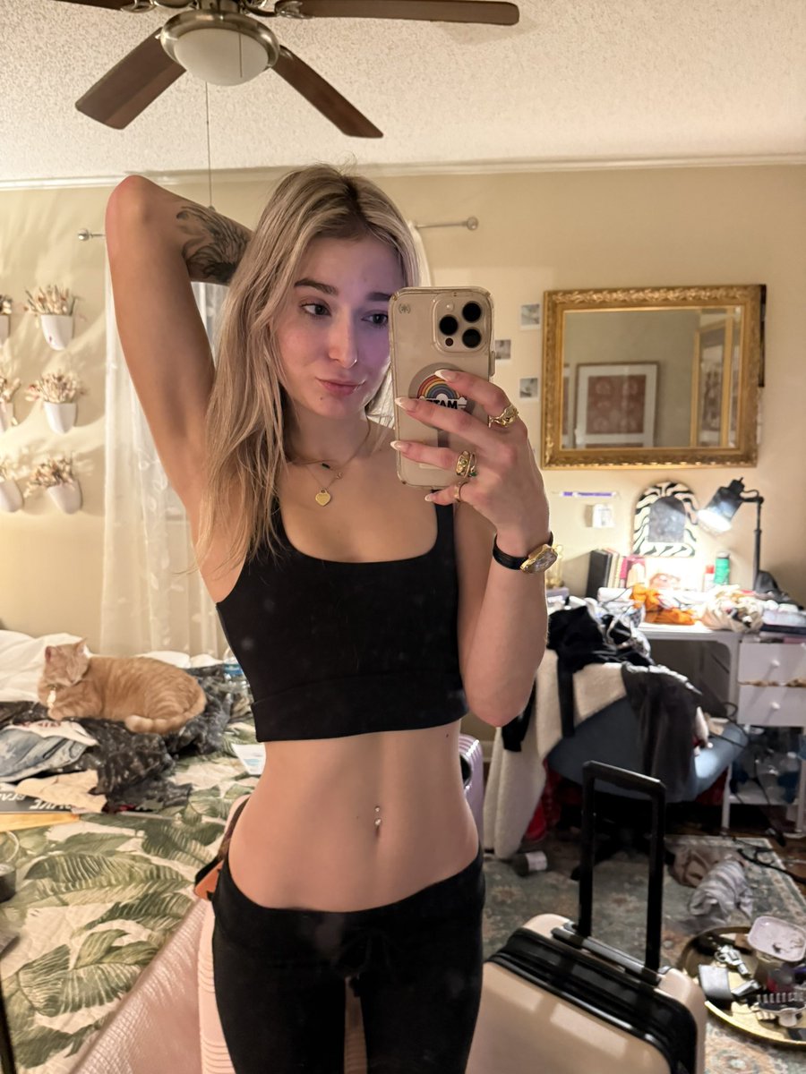 Thea Summers tweet media