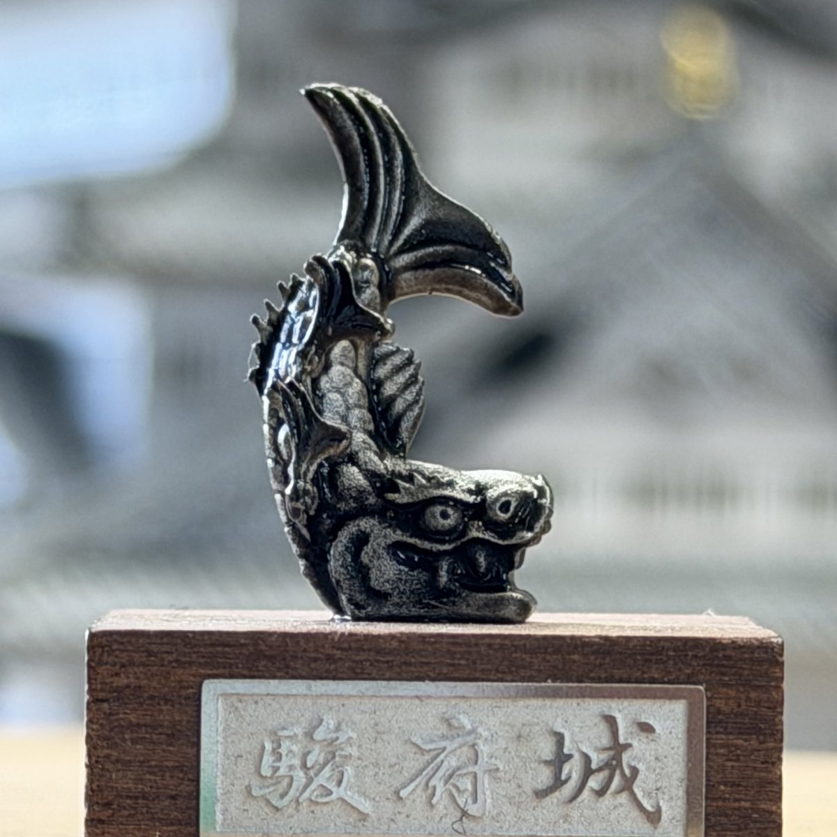 全長、30.5㎜。（台座含む） このサイズだから必要な技術力。 繊細な