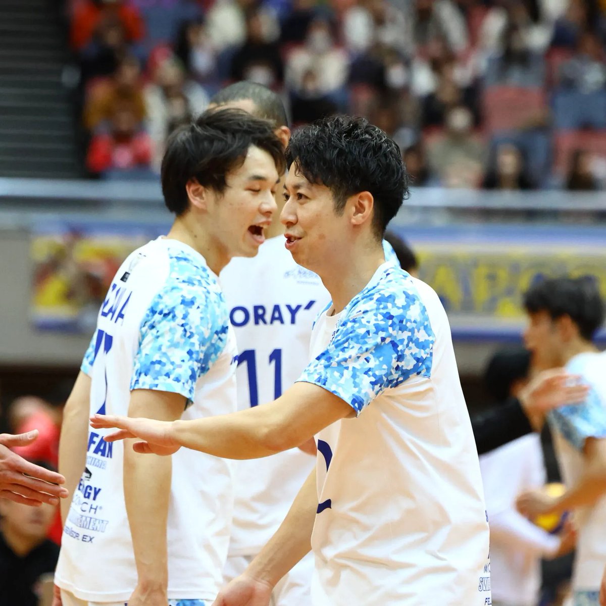 東レアローズ サイン入りバレーボール １７名 17選手／ 東レアローズ静岡が「選手から届く年賀状」の受付を開始