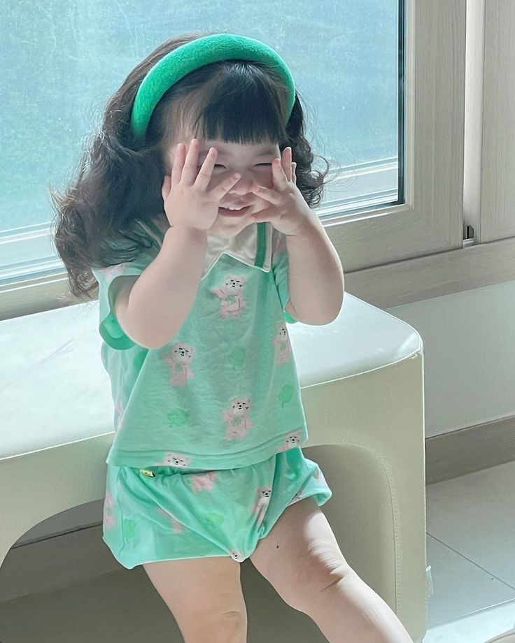 sanctumfall's tweet image. Spending the morning as her personal stylist and number one fan.