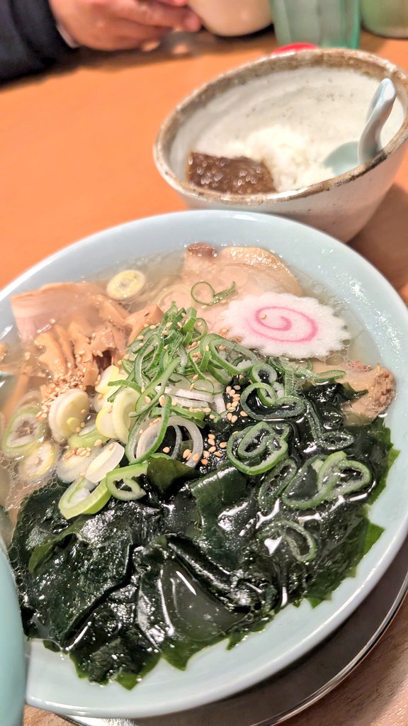 麺屋燕 豚中華そば専門店】静岡市葵区 肉ワカメラーメン🍜 あっさりし