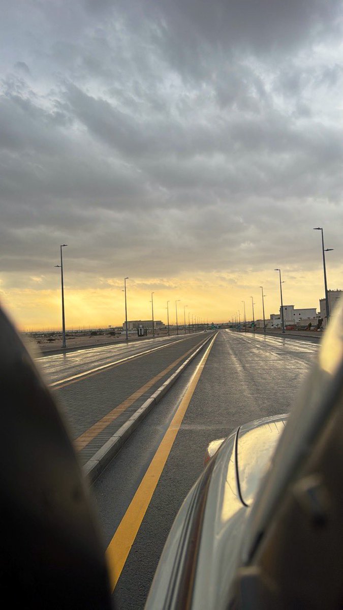 _3deem's tweet image. اذكرك حتى فـ السّوافي والعجاج
وشلون لامن صارت الدعوى مطر