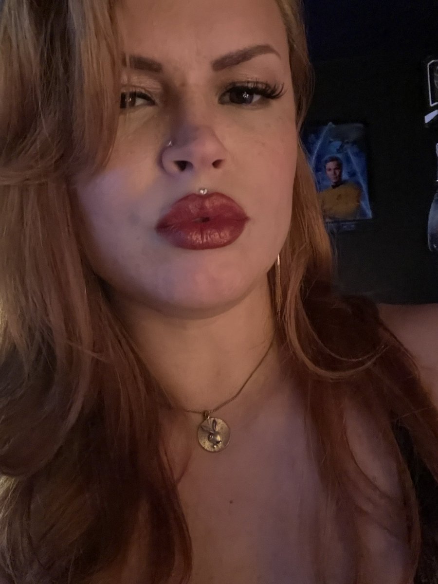 Do you think Kirk would gimme a smooch? 😘