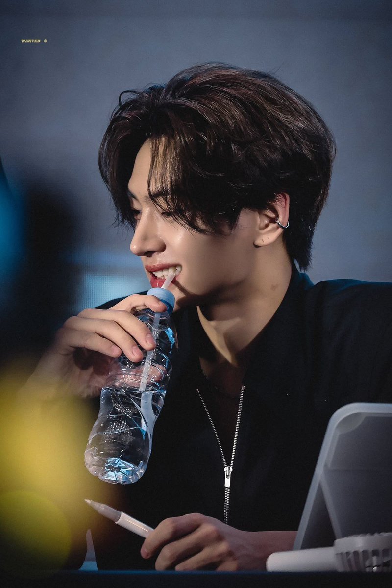 jay_left's tweet image. 