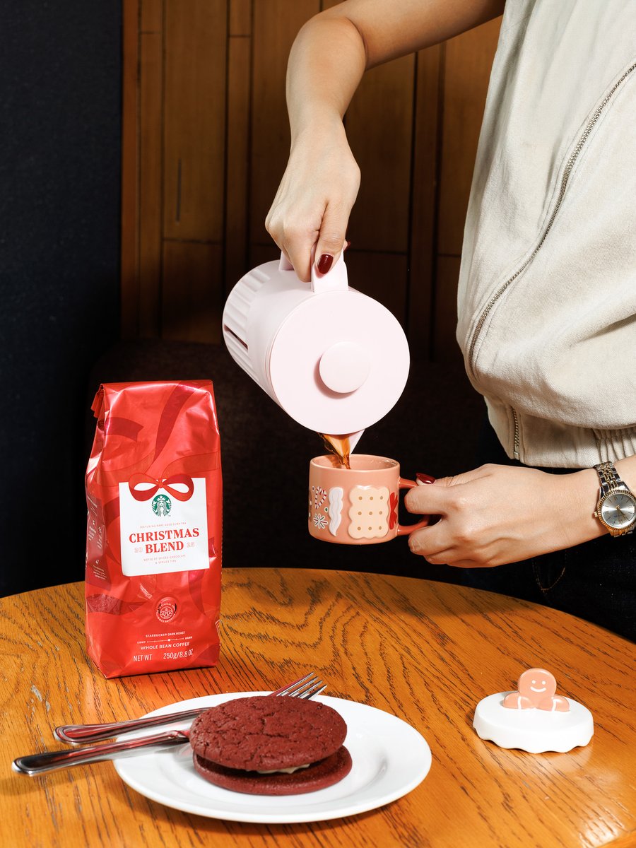 starbucksph's tweet image. Celebrate festive flavors with Starbucks® Christmas Blend. ☕🎉

A full-bodied holiday favorite, crafted with aged Sumatran beans and dark-roasted coffees from Guatemala 🇬🇹, Colombia 🇨🇴, and the Asia-Pacific region 🌏.

#InviteJoy #StarbucksCoffeeBeans #CoffeeBeans