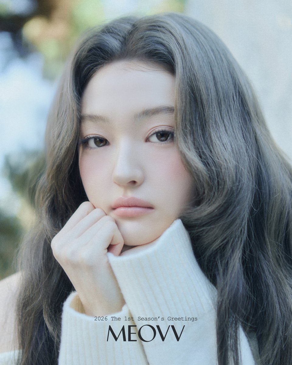 The 1st Season's Greetings "MEOVV"

PRE-ORDER｜2025. 12. 22. 12:00 PM - 2026. 01. 04 11:59 PM (KST)
RELEASE｜2026. 01. 26.

#MEOVV #미야오 #SEASONSGREETINGS
#THEBLACKLABEL #더블랙레이블