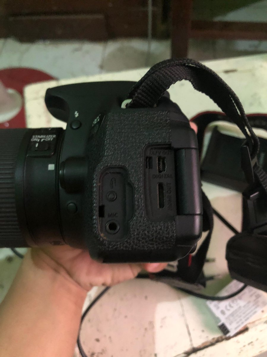 uyelable's tweet photo. WTS WANT TO SELL DSLR CANON 700D Secondhand

✨ Canon 700D
✨ No Box
✨ Fullset

💰Price : 3,5jt (nego)

📍dom : kota jogja

t. wts wtb jual beli kamera  canon 700D second camera canon #zonauang #zonajajan #jualkamera #wts https://t.co/vD8efwkHHZ