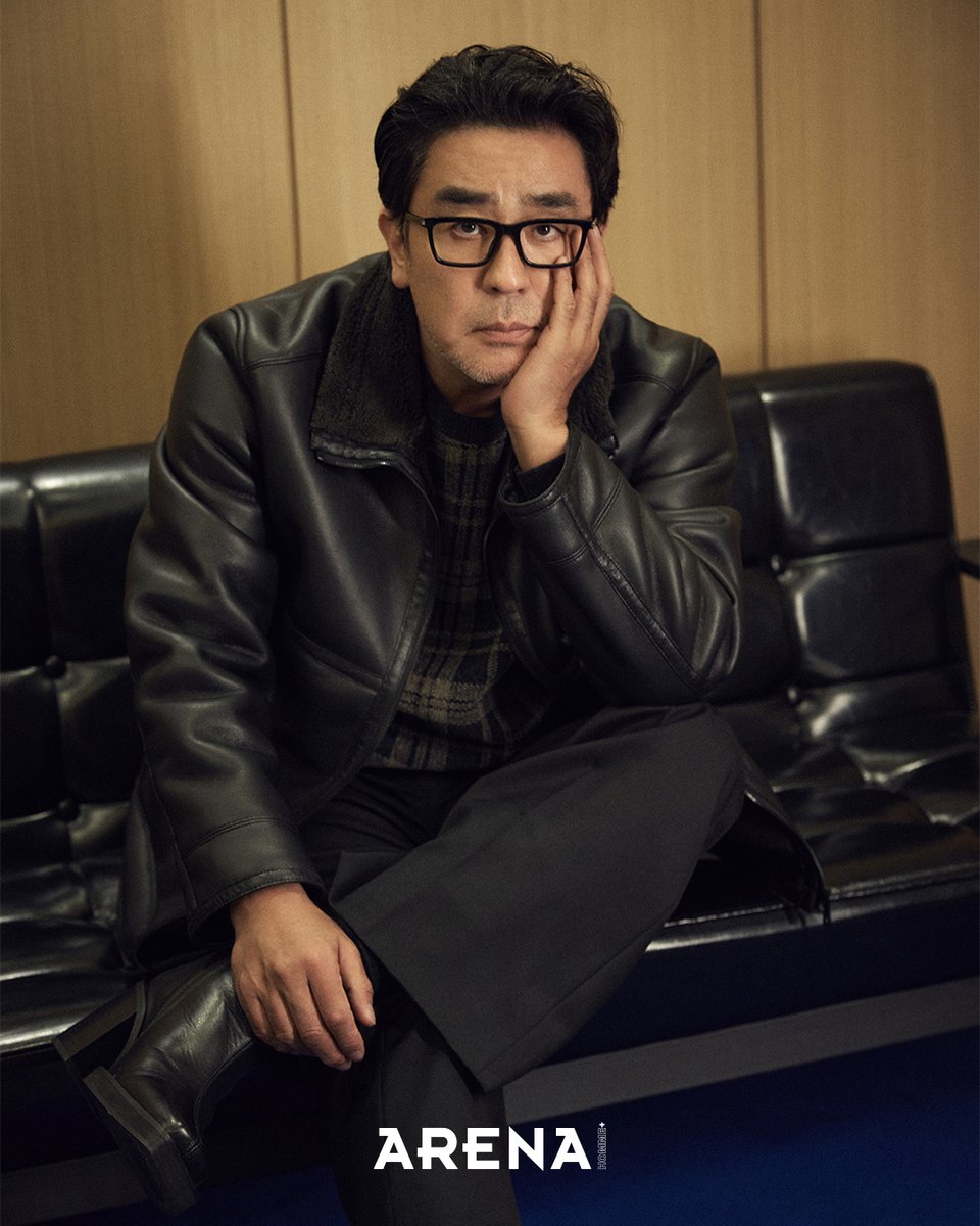 PrainTPC's tweet photo. [류승룡]  

비즈니스 캐주얼 룩에 
특유의 위트와 섬세함을 담아낸 류승룡 배우 👔 

<아레나>에서 만나요🖐🏻

#류승룡 #ryuseungryong #올젠 #olzen #올웨이즈올젠 #alwaysoz #아레나코리아 #ARENAKOREA https://t.co/3leqzOOzuM