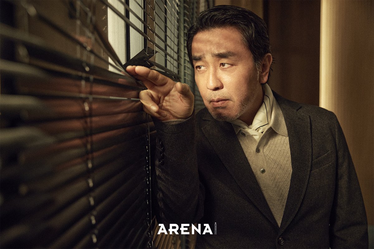 PrainTPC's tweet photo. [류승룡]  

비즈니스 캐주얼 룩에 
특유의 위트와 섬세함을 담아낸 류승룡 배우 👔 

<아레나>에서 만나요🖐🏻

#류승룡 #ryuseungryong #올젠 #olzen #올웨이즈올젠 #alwaysoz #아레나코리아 #ARENAKOREA https://t.co/3leqzOOzuM