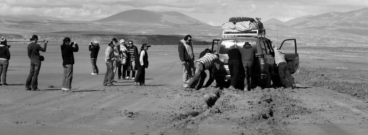 MikoPoloczanski's tweet photo. We`re stuck in the mud II. Salar de Uyuni. Bolivia. Hasselblad xpan II+45/4; Ilford xp2 super.
#ilfordphoto @ILFORDPhoto #ilfordxp2 #Hasselbladxpan #xpan #analogpanorama #panophotos #shootonfilm #beliveinfilm #bnwphotography #analogcommunity #favourites #SalarDeUyuni #bolivia https://t.co/9VlF4Toa64