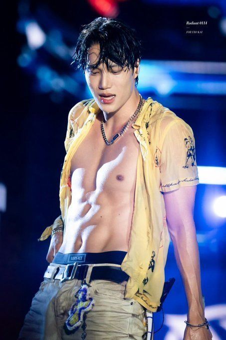 アイドル @kaiboyb28 Post by 𝐀𝐫𝐜𝐚𝐝𝐢𝐚 ♬ˎˊ˗ on X: #KAI 💛