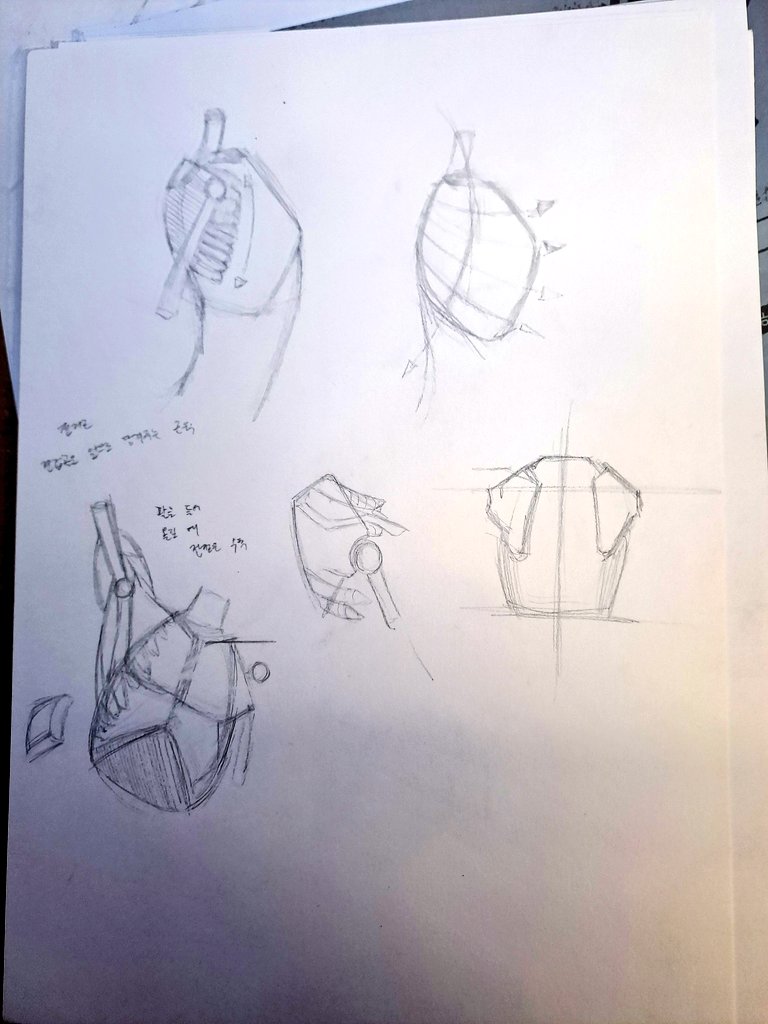 LIZSTUDY3's tweet photo. 한창 손그림 그렸을 시기.. https://t.co/0NiRNggpxW