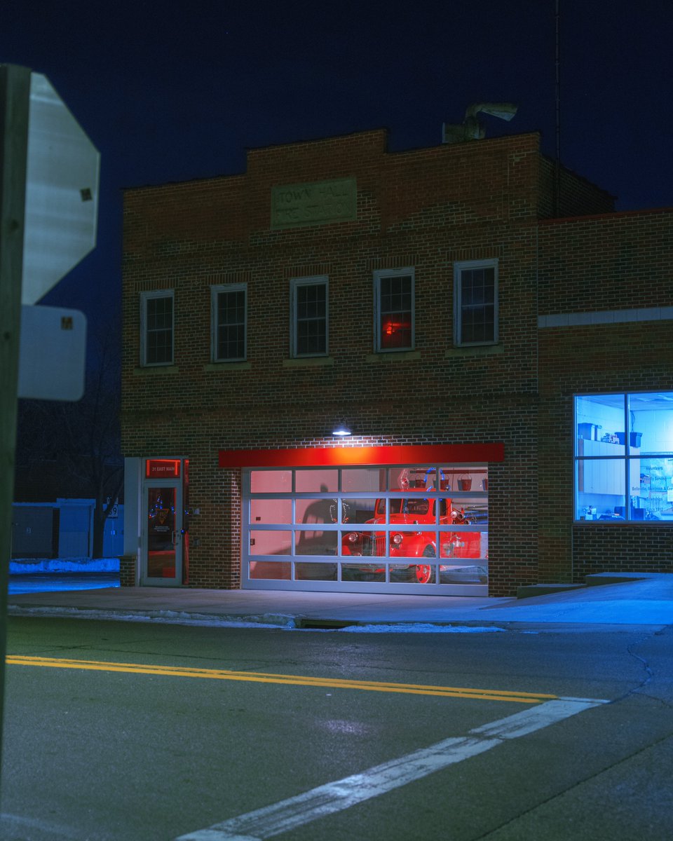 _thecolorfulkid's tweet photo. Photos I took tonight in a small town https://t.co/G6NX0Kw90w