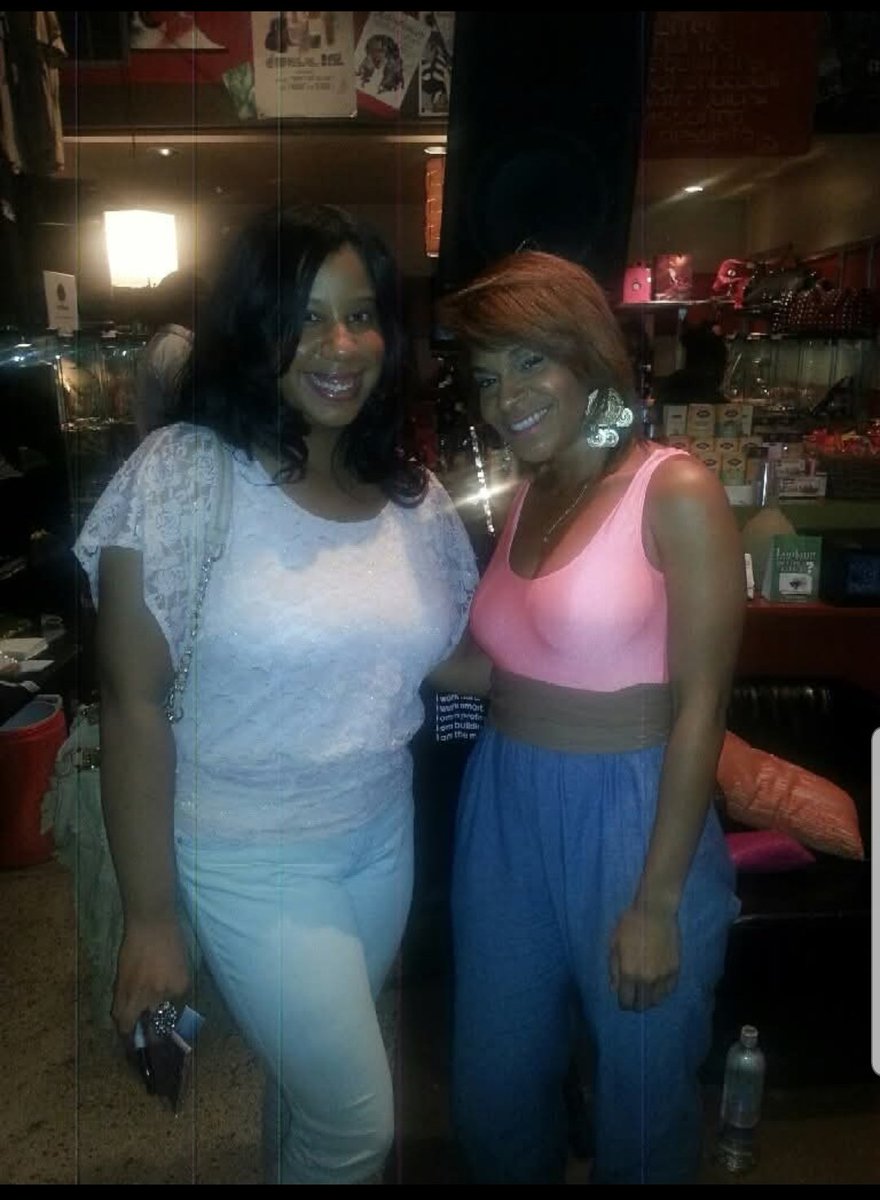 SameBritDiffDay's tweet image. Happy Birthday @TeedraMoses !🎁🎉🥳