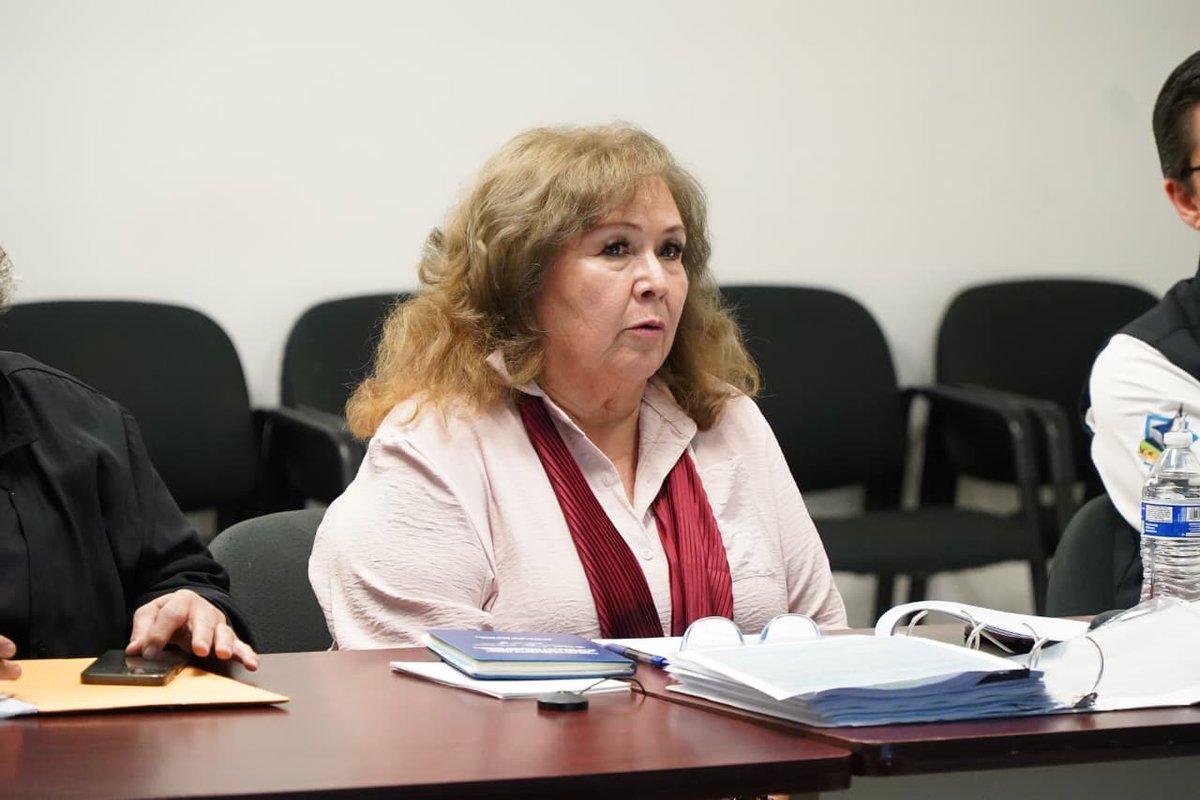 Usuarios de predios dedicados al aprovechamiento de almeja pismo dialogaron con investigadores y funcionarios de diferentes dependencias federales, en una reunión encabezada por la titular de la SEPESCA, Alma Rosa García Juárez.

Más información👇
bajacalifornia.gob.mx/Prensa/Noticia…