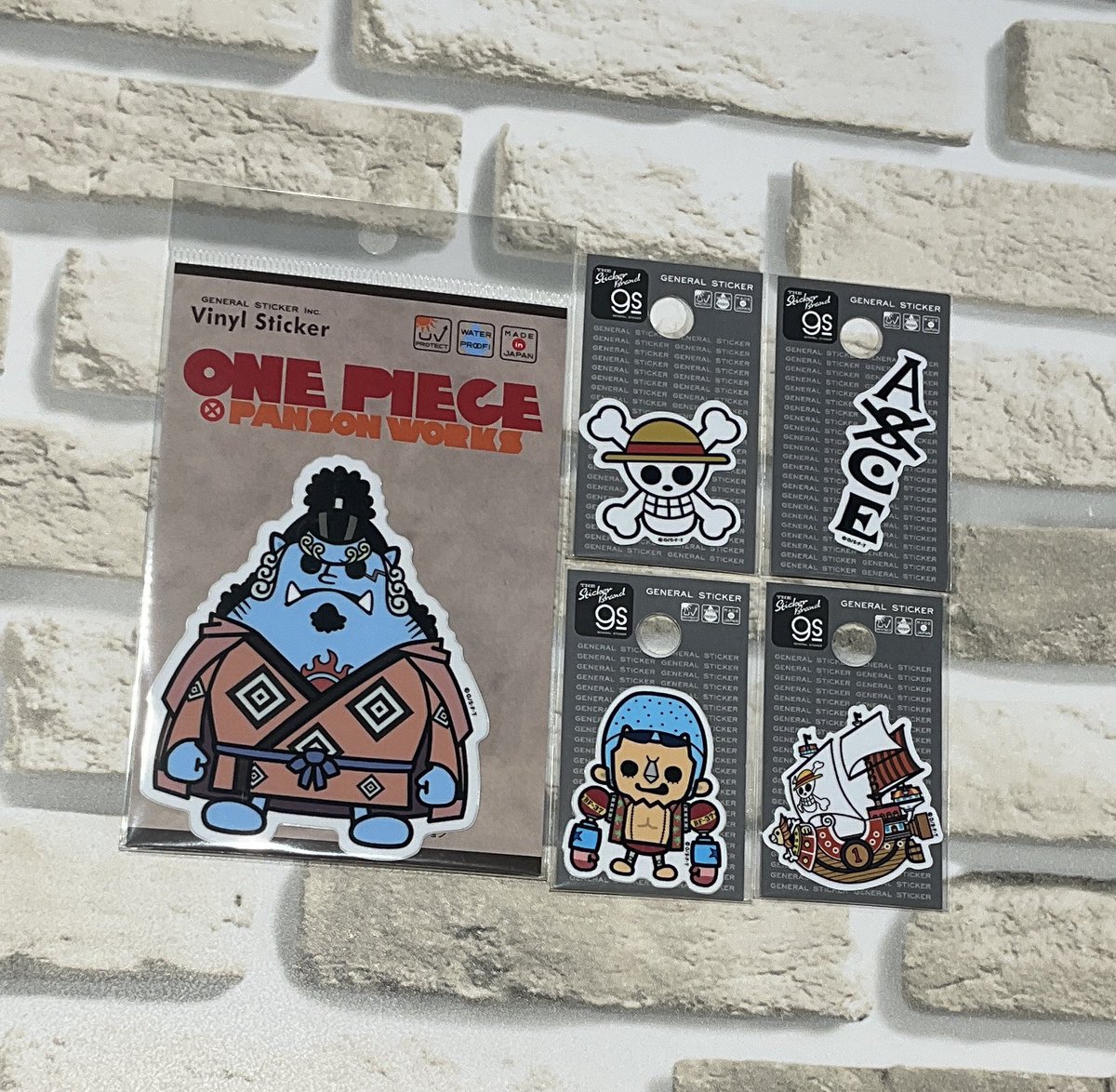 ONEPIECE ワンピース 麦わらストア 365日ステッカー ルフィ＆ジンベエ ONEPIECE ワンピース 麦わらストア 365日ステッカー ルフィ＆ジンベエ