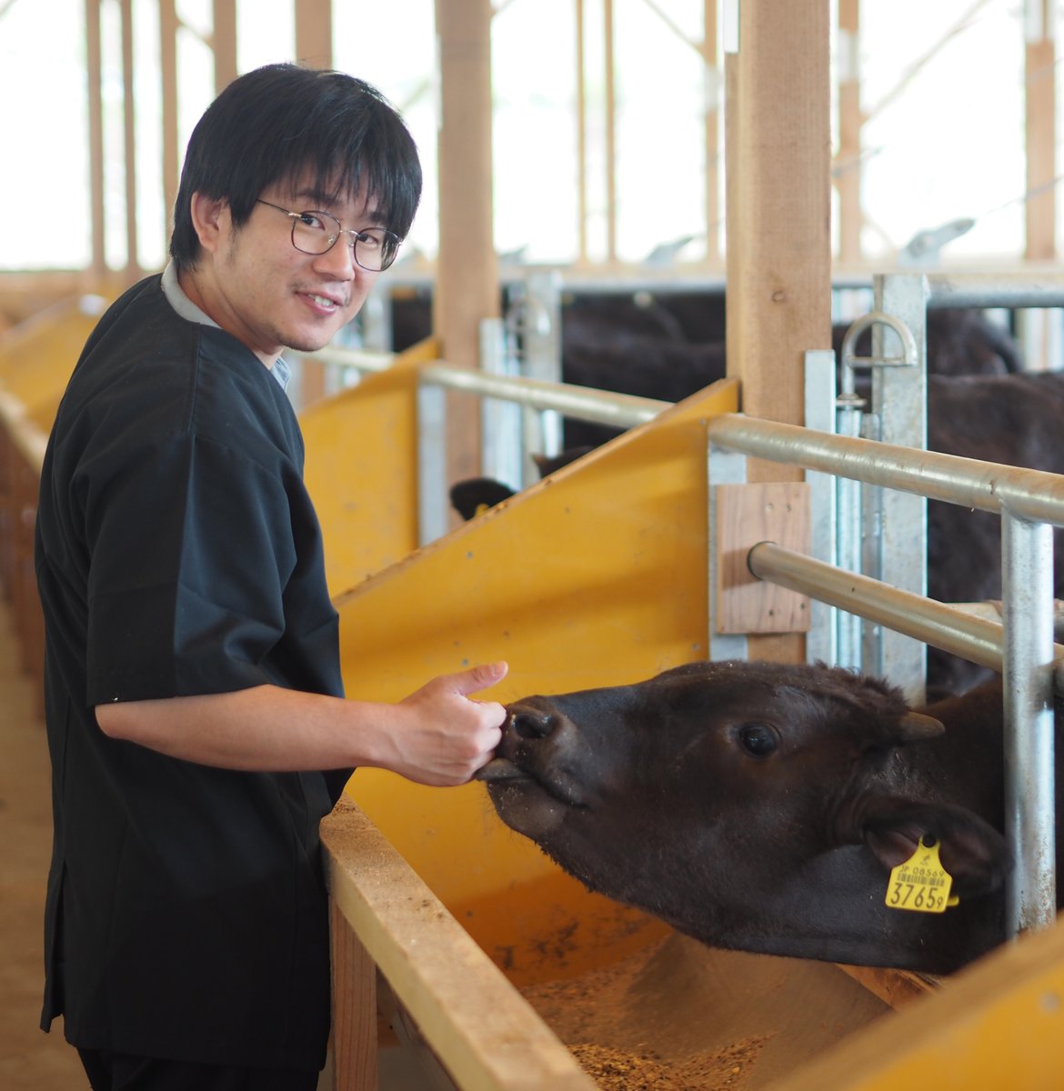 𓃒監督紹介𓄀  

蔦哲一朗
’84年徳島県生まれ。「フィルム以外では映画を撮らない」と明言し、独自の映像哲学で映画制作を続ける。長編デビュー作『祖谷物語－おくのひと－』は国内外の映画祭で上映され高い評価を得た。
