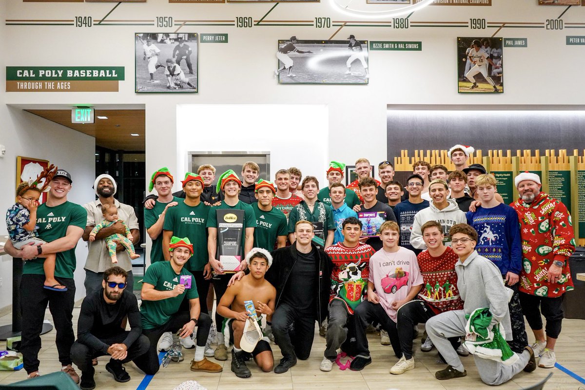 Annual Team Christmas Party 🎄

Thanks to <a href="/CalPolyBSB/">Cal Poly Baseball</a> for letting us borrow your digs 🤝

#RideHigh🐎 | #HorsePower