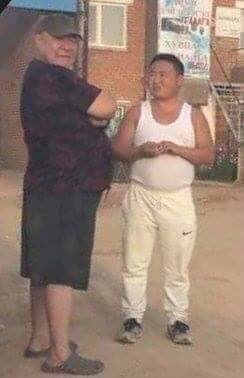 Хусам горьдохоор хумсаараа оролддог ч юм уу