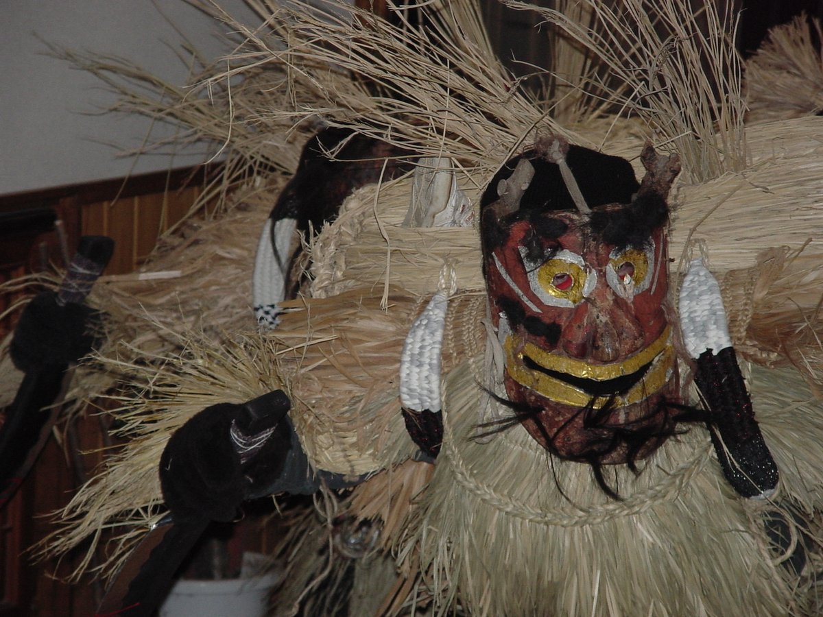 【三陸鉄道で行く♪#吉浜のスネカ 見学】

鬼?神様?それとも度胸試し?
吉浜の #スネカ は、会えば一生忘れない👹
間近で見学できる唯一の機会!!
解説付き見学会の参加者を募集中です!!

city.ofunato.iwate.jp/archive/p20251…
教育総務課 #大船渡 #岩手 #伝統文化 #ユネスコ無形文化遺産 #国指定重要無形民俗文化財