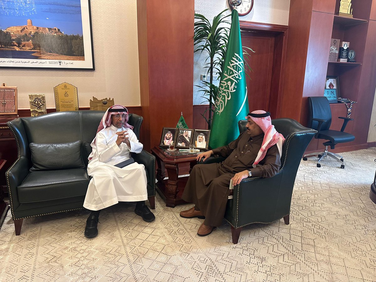 سعدت اليوم بزيارة محافظ محافظة المجمعة سعادة الأستاذ القدير سعود بن عبدالله آل معمر بشأن القطاع غير الربحي وتفعيل مؤسسة ديوانية النصار للتوعية والتمكين التنموي وجدته ممكنا وداعما وحريصا على القطاع غير الربحي في المحافظة