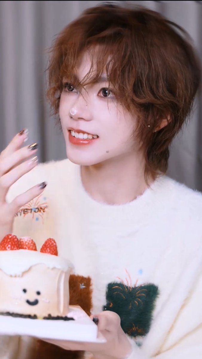 Post by momo on X: 🧸🍓🎂🤍