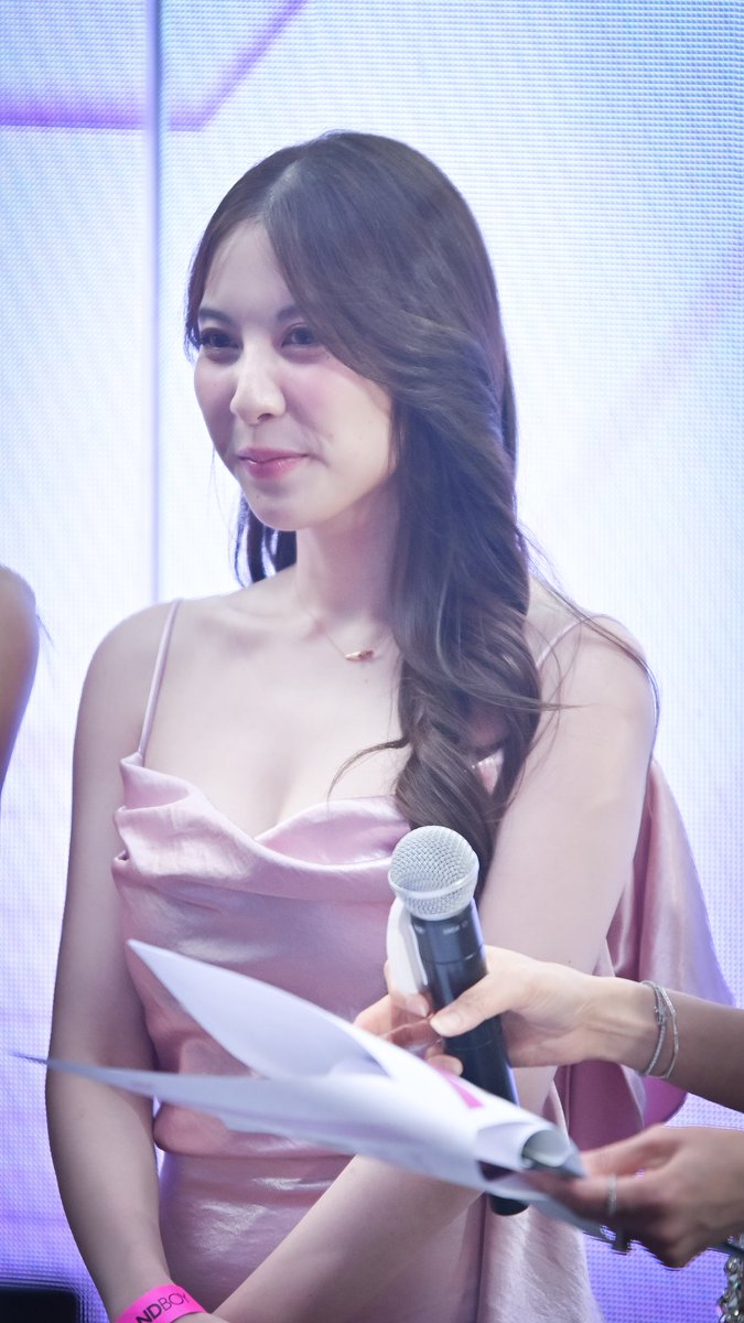 doctor_keng's tweet image. 🩷 N I C E 🩷 4 #MinminRachaya #EVEANDBOY20thAnniversary #SIAMSQUAREONE #OZONE48