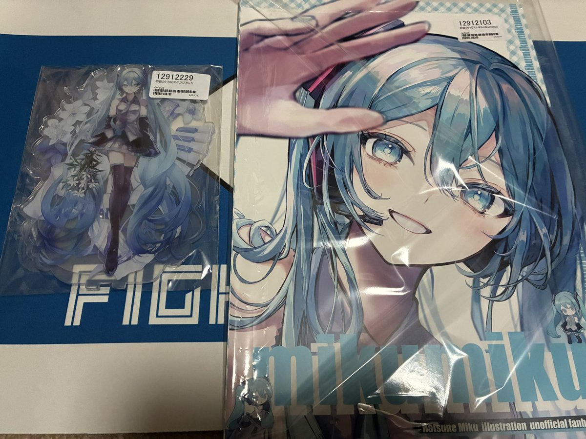 初音ミク pipi アクスタ 本 boothで注文したPiPiさん（@PiPinavigation）のイラスト本と初音ミク