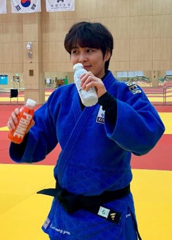 aja_siren's tweet photo. 귀여워 https://t.co/Cb9oZjlK3G