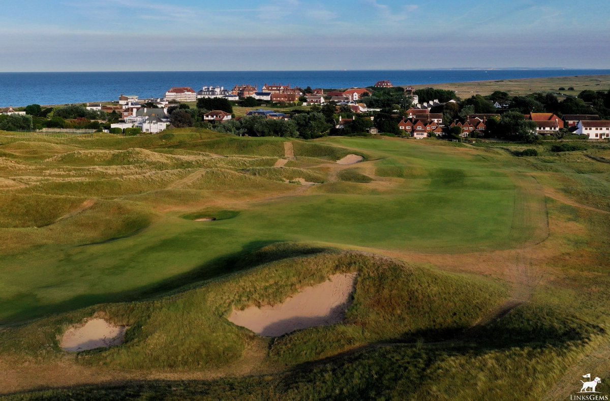 LinksGems's tweet image. On this date in 1964, the movie “Goldfinger,” based on Ian Fleming’s book of the same name, was released to theaters.

In Goldfinger, James Bond and Auric Goldfinger play an infamous round of golf. In the movie, they play at Stoke Park. But in the book, they play at the famed…