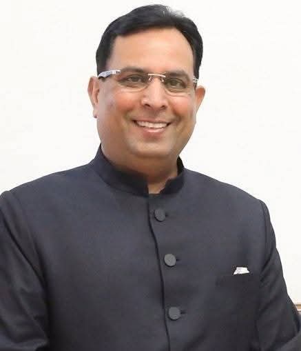 vedphullan's tweet photo. हरियाणा भाजपा के वरिष्ठ नेता एवं पूर्व मंत्री @CaptAbhimanyu जी को जन्मदिन की हार्दिक शुभकामनाएँ।

ईश्वर से कामना है कि आपको उत्तम स्वास्थ्य, दीर्घायु और निरंतर ऊर्जा प्रदान करें, ताकि आप अपने अनुभव, दूरदर्शिता और नेतृत्व से समाज व प्रदेश की सेवा करते रहें।💐 https://t.co/uykFrEYeKA