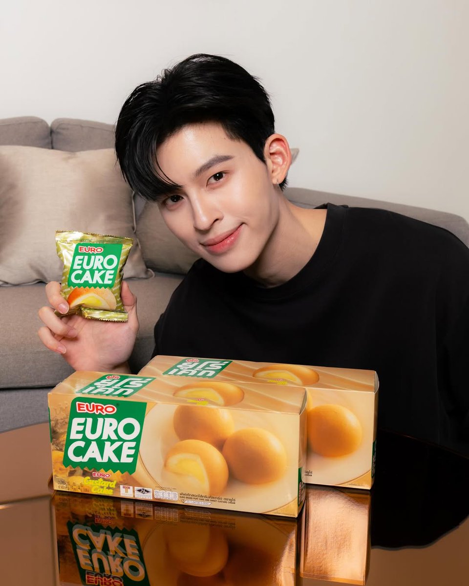 PondPhuwin_CNFC's tweet photo. ☽ 251217  Pond IG 动态更新 ✰
@ppnaravit

🤟🤟🤟

©.  ppnaravit

#Eurocake #Eurofood #ยูโร่เค้ก
#ยูโร่เค้กอร่อยทุกที่ทุกเวลา
#ppnaravit https://t.co/5soyZ5jeKY