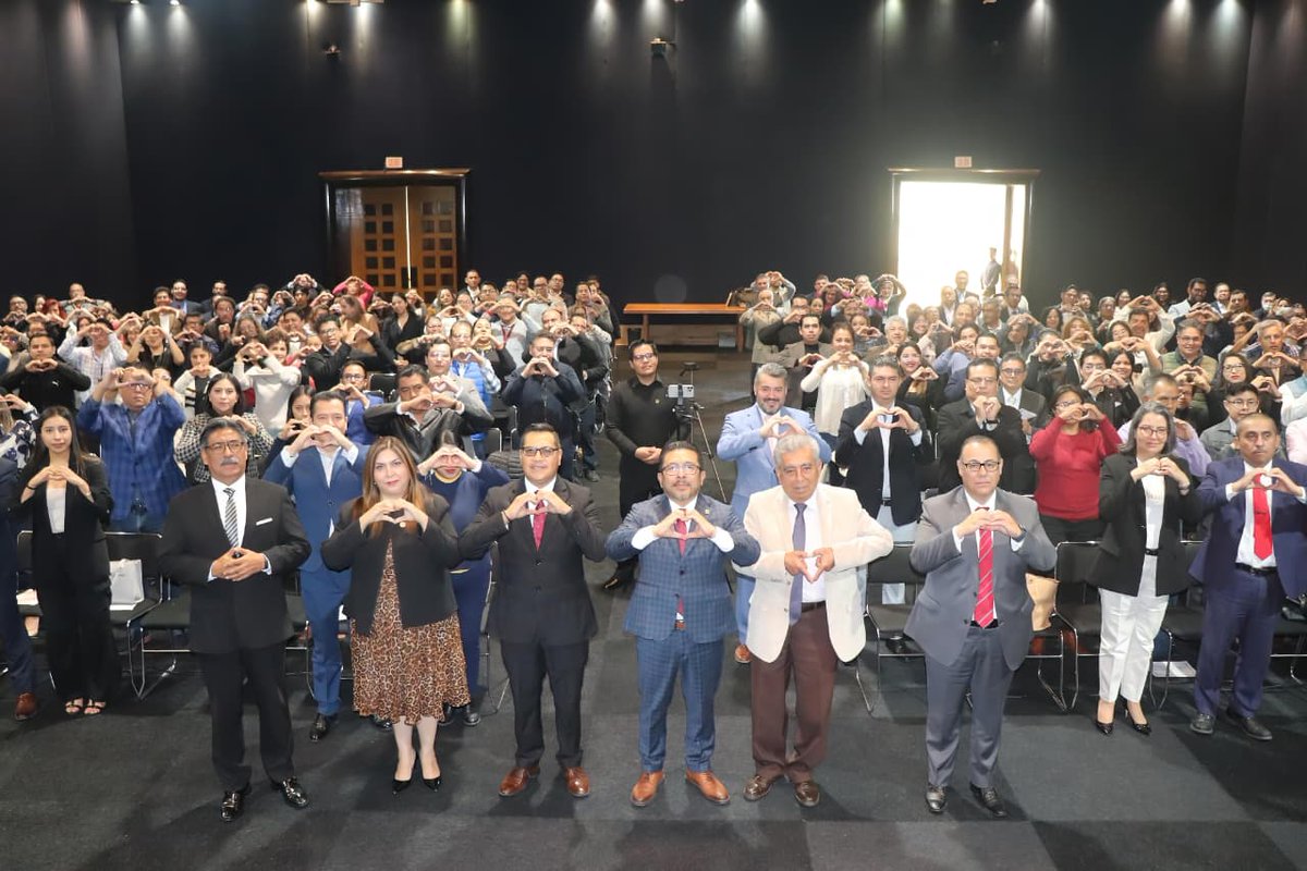 BuenGobiernoPue's tweet photo. 📊 Resultados que fortalecen la confianza ciudadana

En el primer año del gobierno de @armentapuebla_ , el @Gob_Puebla avanza con acciones firmes contra la corrupción:
✔️ Más de 5 mil señalamientos atendidos
✔️ 92 auditorías y miles de inspecciones a obras públicas
✔️ 50 mil personas servidoras públicas capacitadas

🤝 Con la participación ciudadana y canales como PROintegridad, se consolida un Buen Gobierno, con cero tolerancia a las malas prácticas.

#PorAmorAPuebla #PensarEnGrande