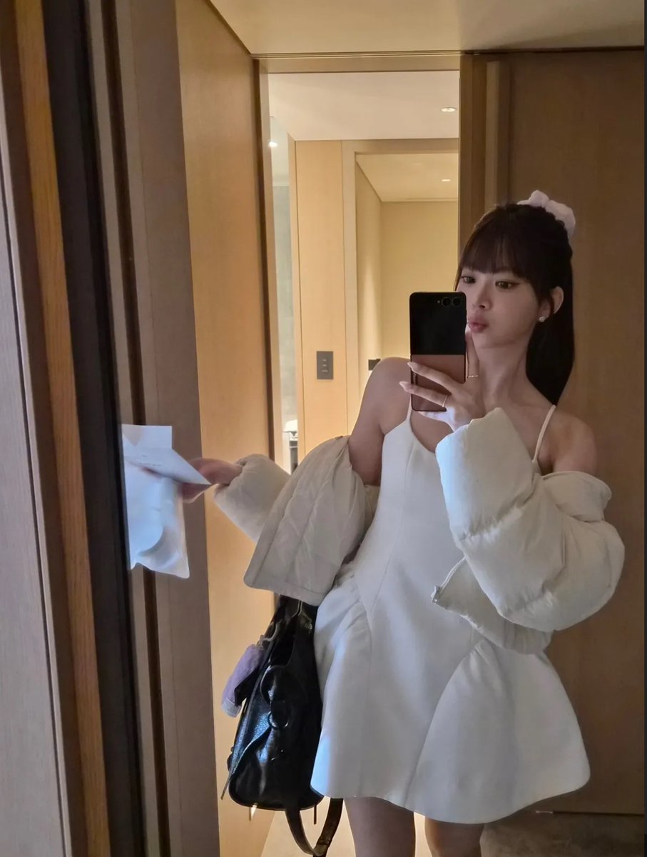 eunchae pics tweet media