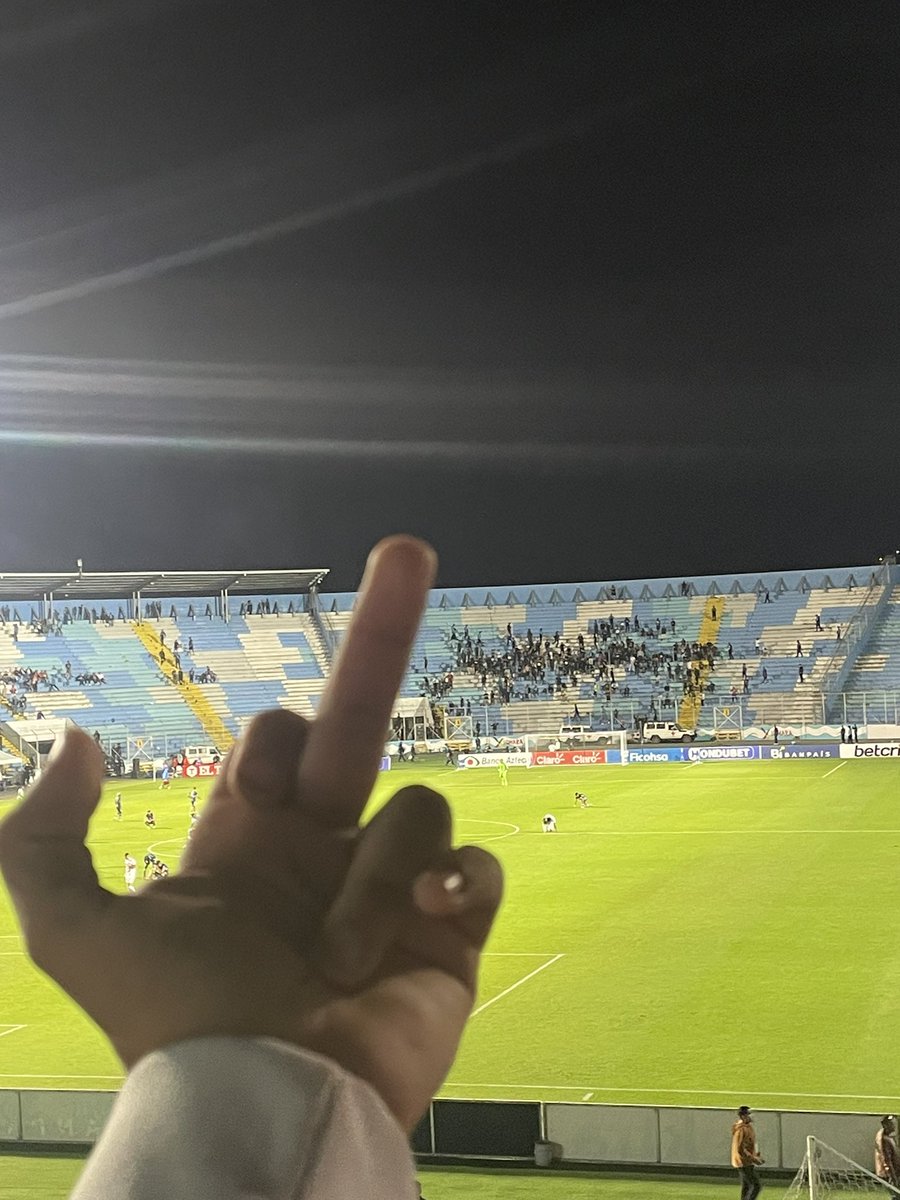 ¿Clásico? Lo único clásico es irte cogido cute cagón.🖕🏼🐧