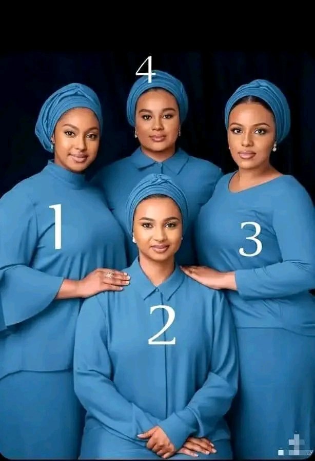 Ithurts42's tweet photo. Who is the mother among the 4? https://t.co/lM8iLhRHDL