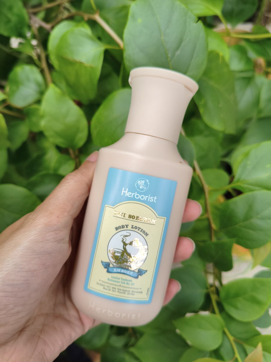 isnumbr0's tweet photo. BEST BUY 2025 👍👍
Yg suka wangi teh keraton dahlia ✨must try✨ ini lotion herborist sihh wanginya plekkk bgt teh keraton suerr

https://t.co/4hJv3bgFoG https://t.co/jFbDyiWwH7