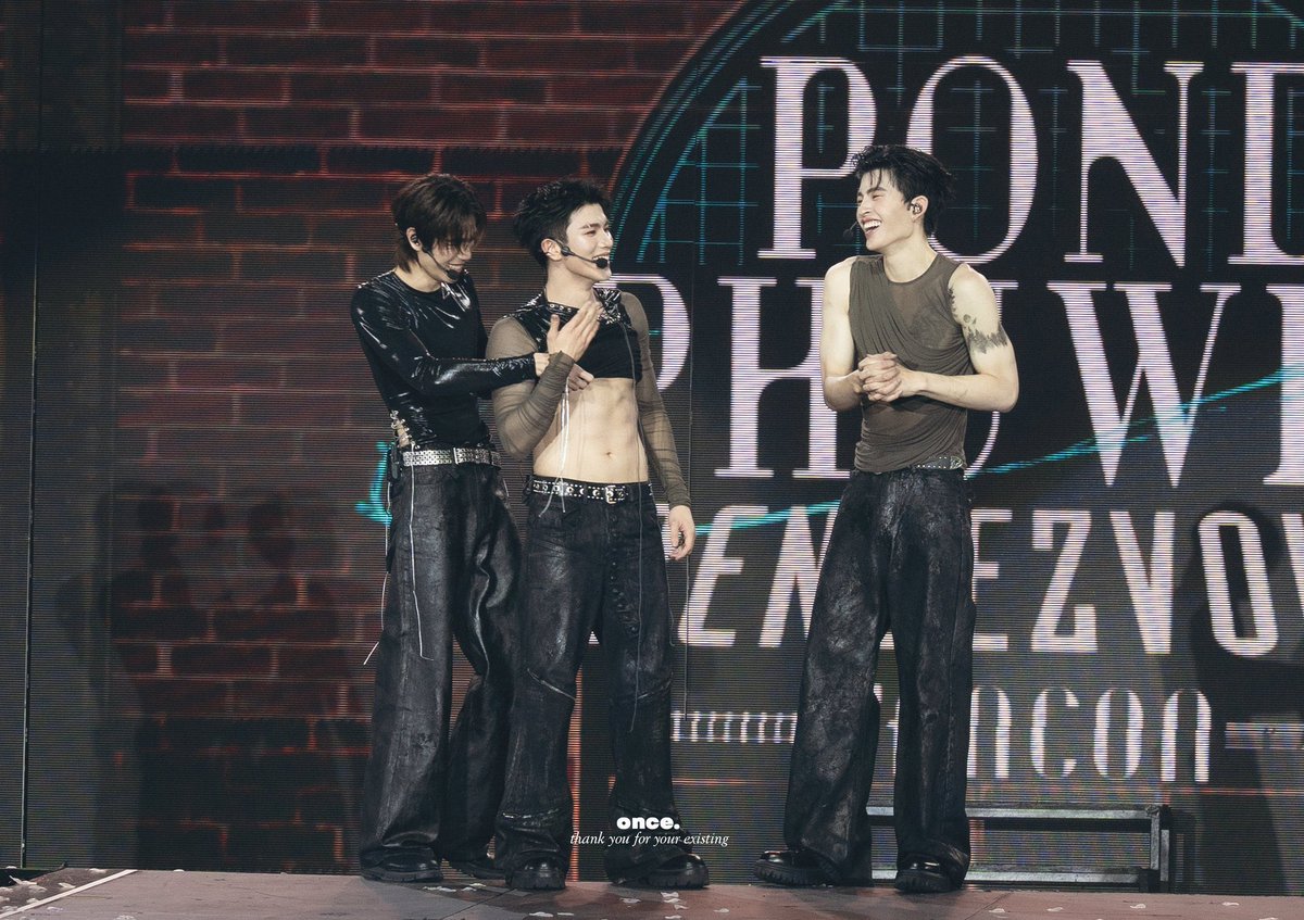 ชั้นตลกคอมเมนท์ในช่อง dexx มาก ทุกคนตกใจส่วนสูงภูวินมาก ๆ แบบถึงขั้นตรง search ขึ้นว่า ‘ภูวินสูงเท่าไหร่’ ใช่ค่ะทุกคน ภูวินไม่ใช่คนตัวเล็ก คุณภูวินคือผู้ชายสูง 180 ที่ทุกคนคิดว่าตัวเล็ก เพราะคุณเขามีพาร์ทเนอร์แบบคุณปอนด์ที่เป็นตู้เย็นเคลื่อนที่ 😂