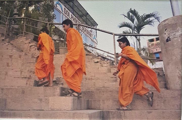 petalm's tweet photo. Art of the Day! "Young Monks in Varanasi". Buy at: https://t.co/WtSO5k1ISI https://t.co/TYzsaRS4FD