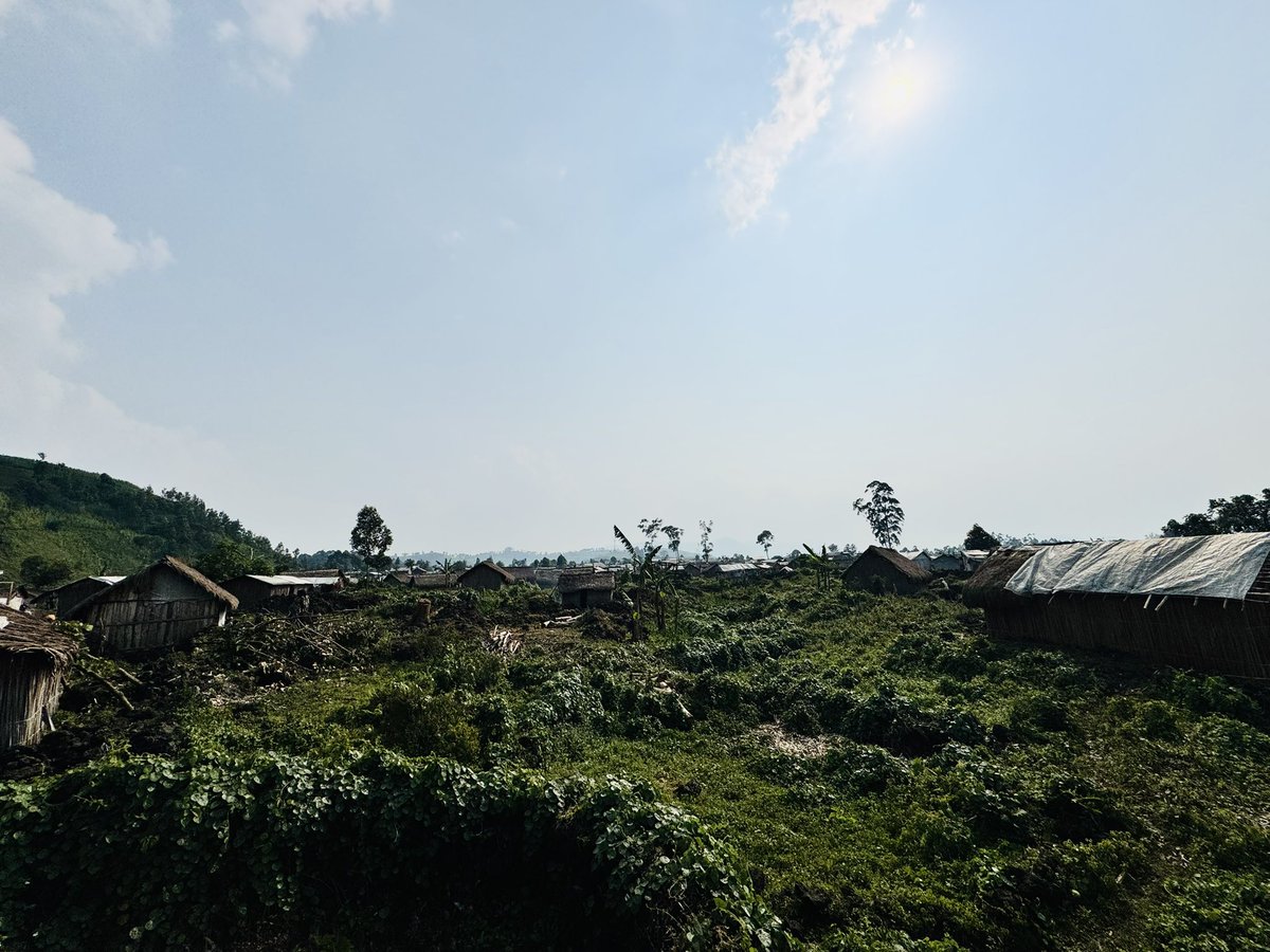 RBAf_'s tweet photo. #NorthKivu Nous renforçons des vies et nous finançons des initiatives en #RDC même s’il s’agit du coût de la re-construction d’un Abri (shelter) pour les communautés déplacées. Nous le prenons en charge. 

#refugeebankafrica #financingInitiatives #empoweringlives @AbrahamKahasha https://t.co/2kPrJTkvZo