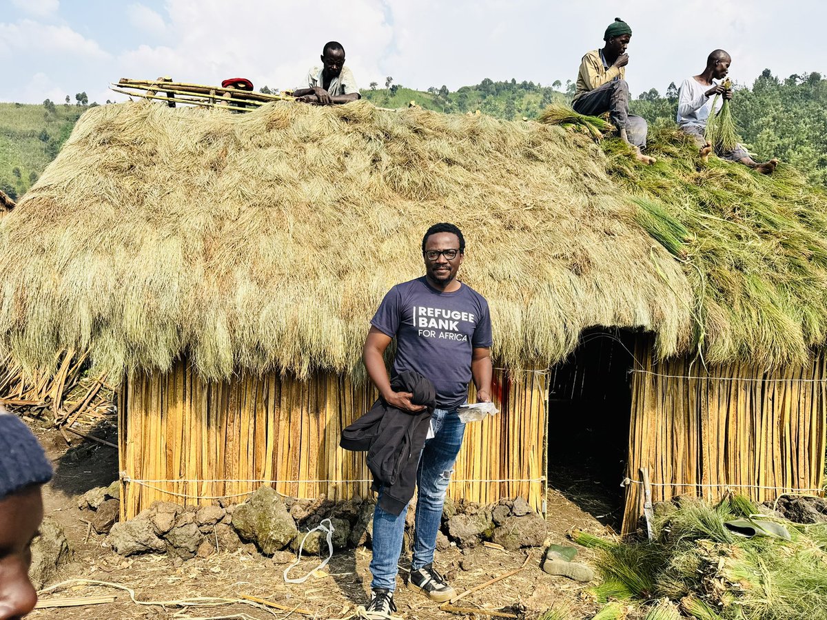 RBAf_'s tweet photo. #NorthKivu Nous renforçons des vies et nous finançons des initiatives en #RDC même s’il s’agit du coût de la re-construction d’un Abri (shelter) pour les communautés déplacées. Nous le prenons en charge. 

#refugeebankafrica #financingInitiatives #empoweringlives @AbrahamKahasha https://t.co/2kPrJTkvZo