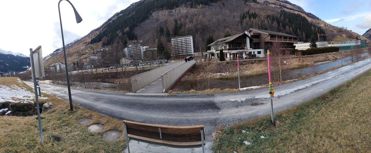 Spezielles Foto by Peter Schärer aus Vals. Oben schneit es immer wieder. Sicht aufs Rovanada und die Thermenhäuser.
#Vals der Kraftort in den Bergen.
Bald startet die Wintersaison.
<a href="/Graubunden/">Graubünden</a>