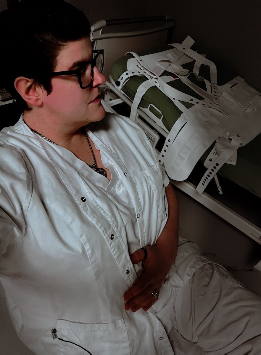 Sr_Manu_Magna's tweet image. Gut auf die Patienten achten …