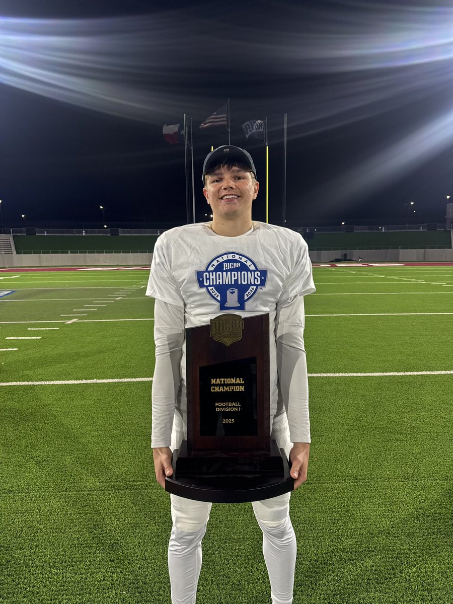 Luke Sternberg tweet media