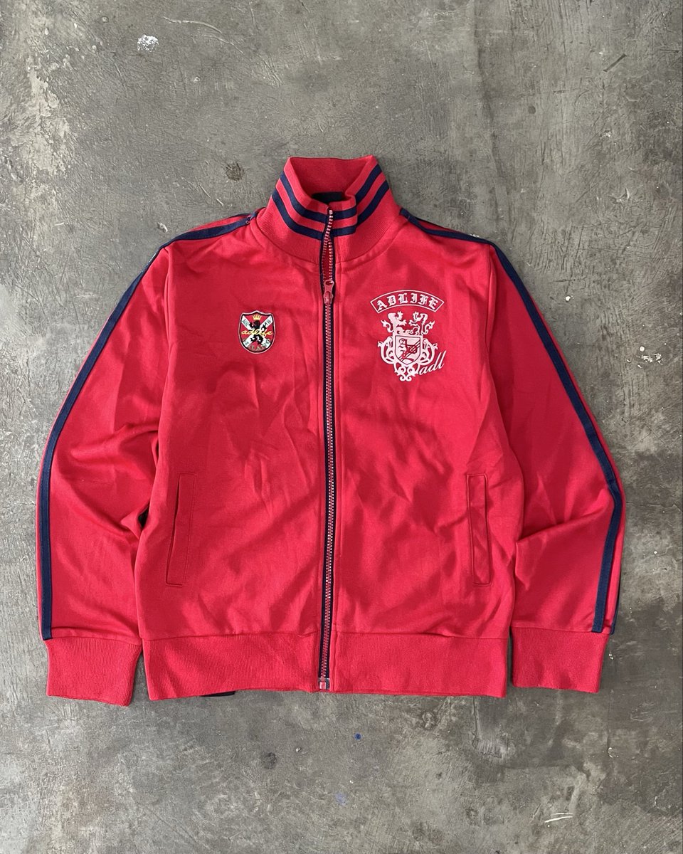 SorrowLigh36560's tweet image. Tracktop Sport by ADL &amp;amp; Metal System

Pict 1-2 size S fit to M (48x55cm)
Pict 3-4 size M fit to L (50x65cm)

📍Makassar, cod shpe ON
💰brand ADL 55k, MSystem Double Zhipper 65k

#preloved #komunitasmurahmurah #tracktop #secondhand