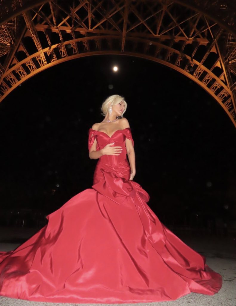 Happy 45th birthday to incomparable, the icon, the legend, Christina Aguilera. 

Thank you for sharing your talent and gift with the world. You’re an inspiration to many, myself included. Been here since day and will continue to be here. I love you so much <a href="/xtina/">Christina Aguilera</a>! ♥️