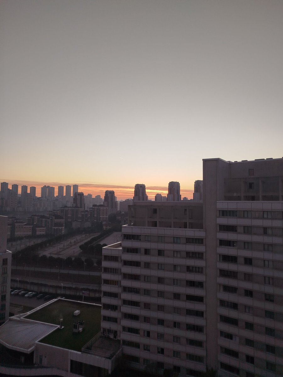 Havalar nasıl olursa olsun sizin havanız yerinde olsun.
Günaydın