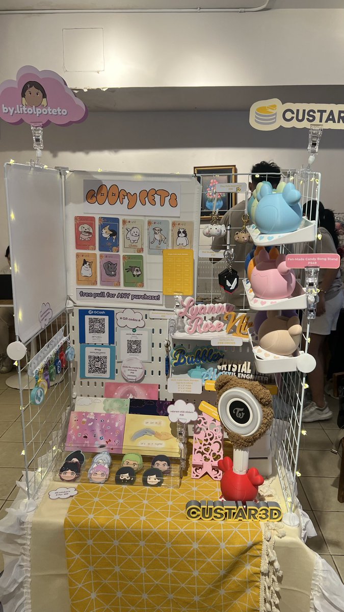 hiiii i am selling a bunch of random stuff!! i have valo stickers, genshin keychains, lovelyz stands (for pre order only tho 🥺), my original works, and a bunch of customizable and stuff you can personalize 🙂‍↕️

pls stop by heyday cafe @ sampaloc manila when u can thank u 💗