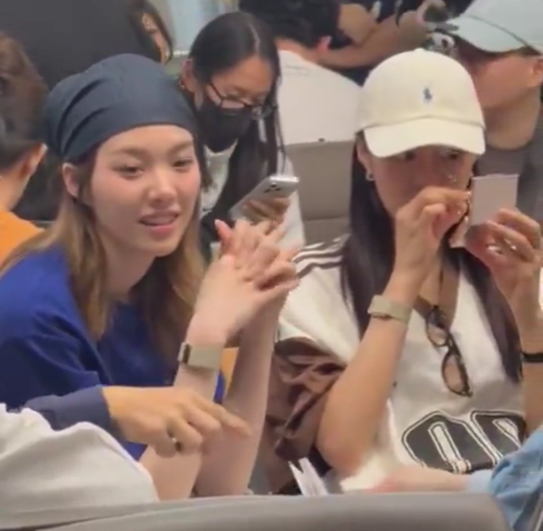 ก็เลยดัดขนตาเข้าสู้~🤣🤣